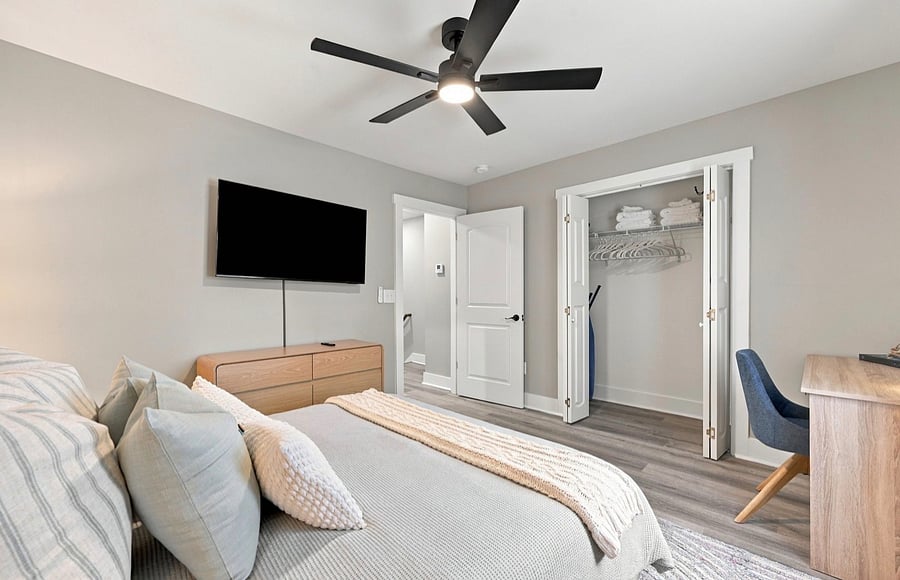 Second bedroom with Smart TV and closet