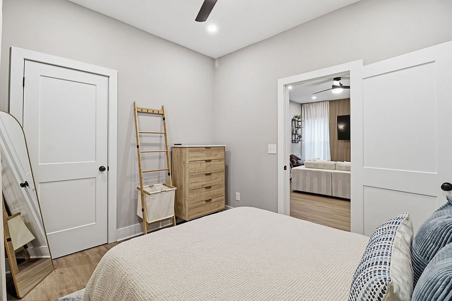 Second bedroom with queen bed